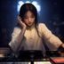 宝贝dj内容运营负责人苏雨在办公室整理最新电音资讯的日常工作场景